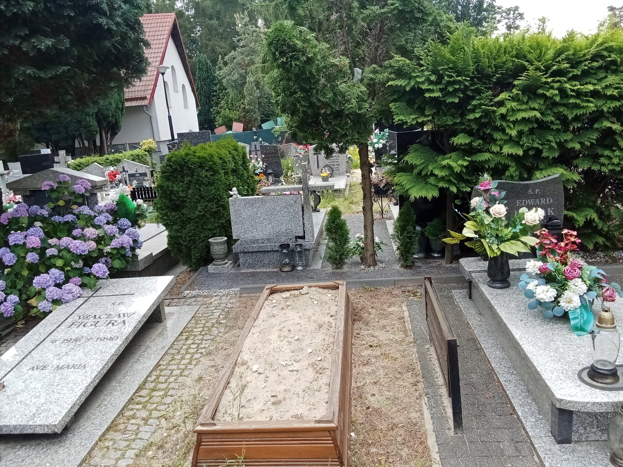 Grób HALINA BOMBOL