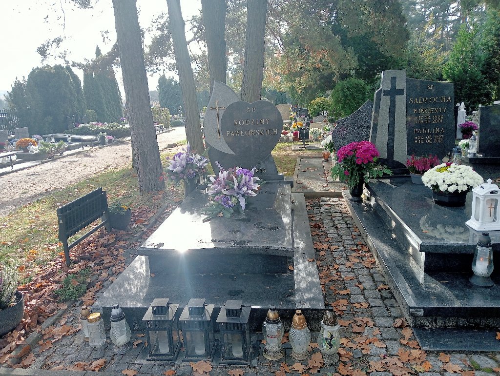 Grób KAZIMIERA PAWŁOWSKA