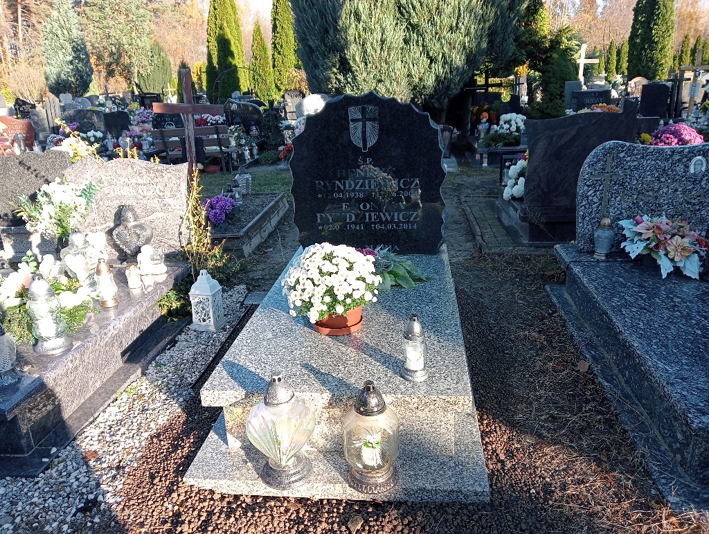 Grób WERONIKA RYNDZIEWICZ